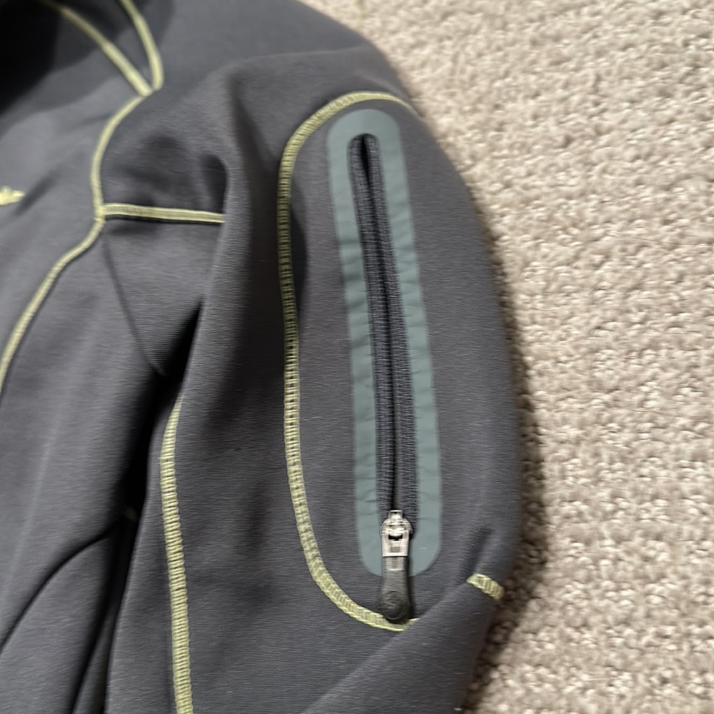 Jacket - Picture 3 of 6